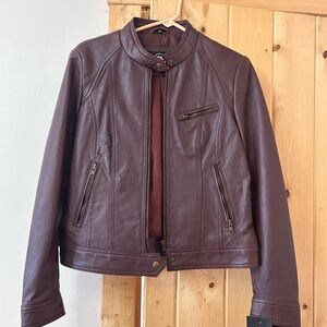 Elegant Women's Burgundy Leather Jacket